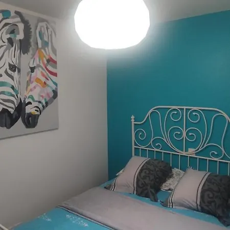 EntreLac&Océan1 - chambre d'hôtes chez l'habitant, Entrée et terrasse privée- cyclotouristes bienvenue * Aureilhan (Landes)
