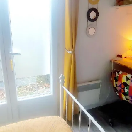 EntreLac&Océan1 - chambre d'hôtes chez l'habitant, Entrée et terrasse privée- cyclotouristes bienvenue Aureilhan (Landes)